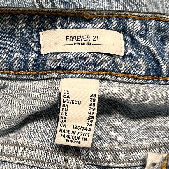 Forever21 premium light blue jeans - Picture 3 of 7